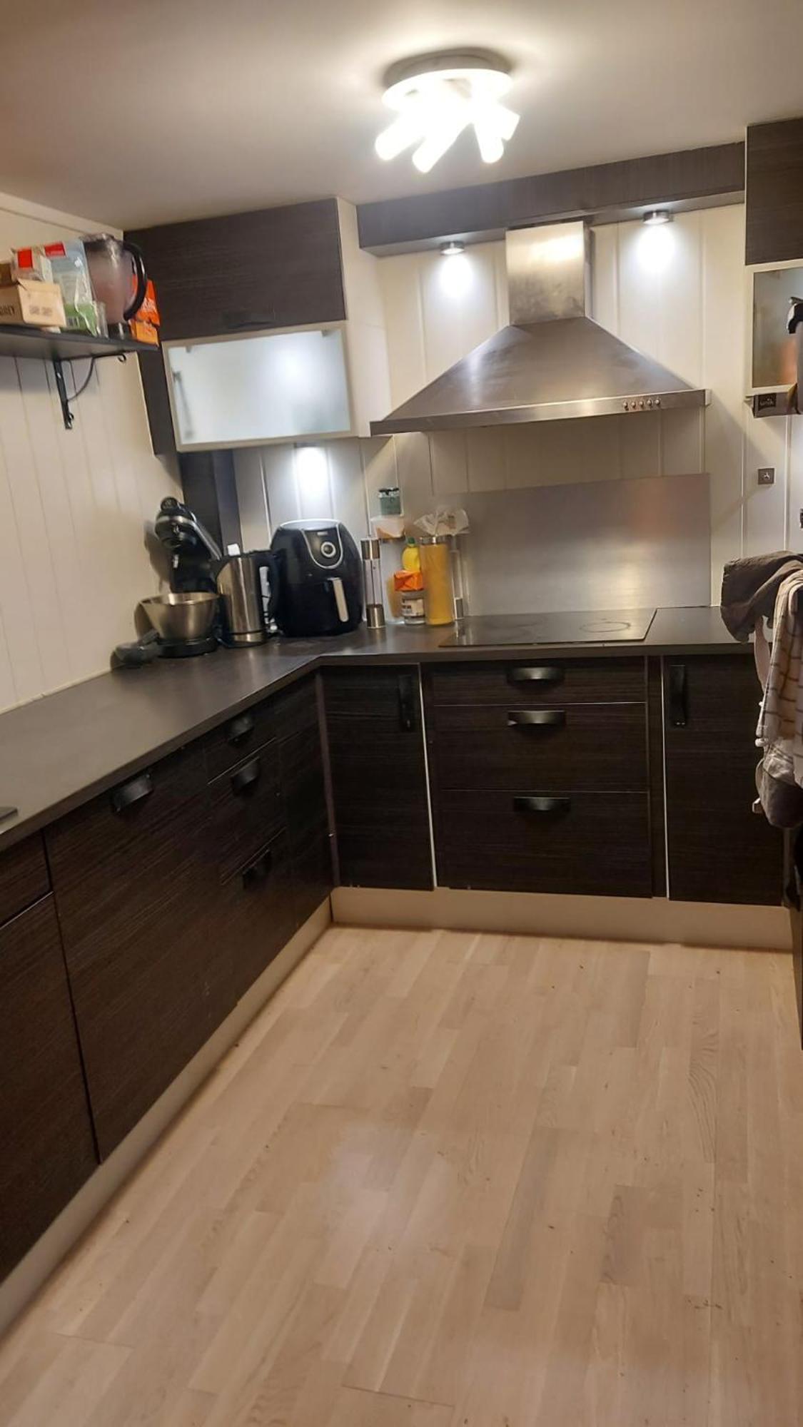 2 Bedroom Close To Centre And *